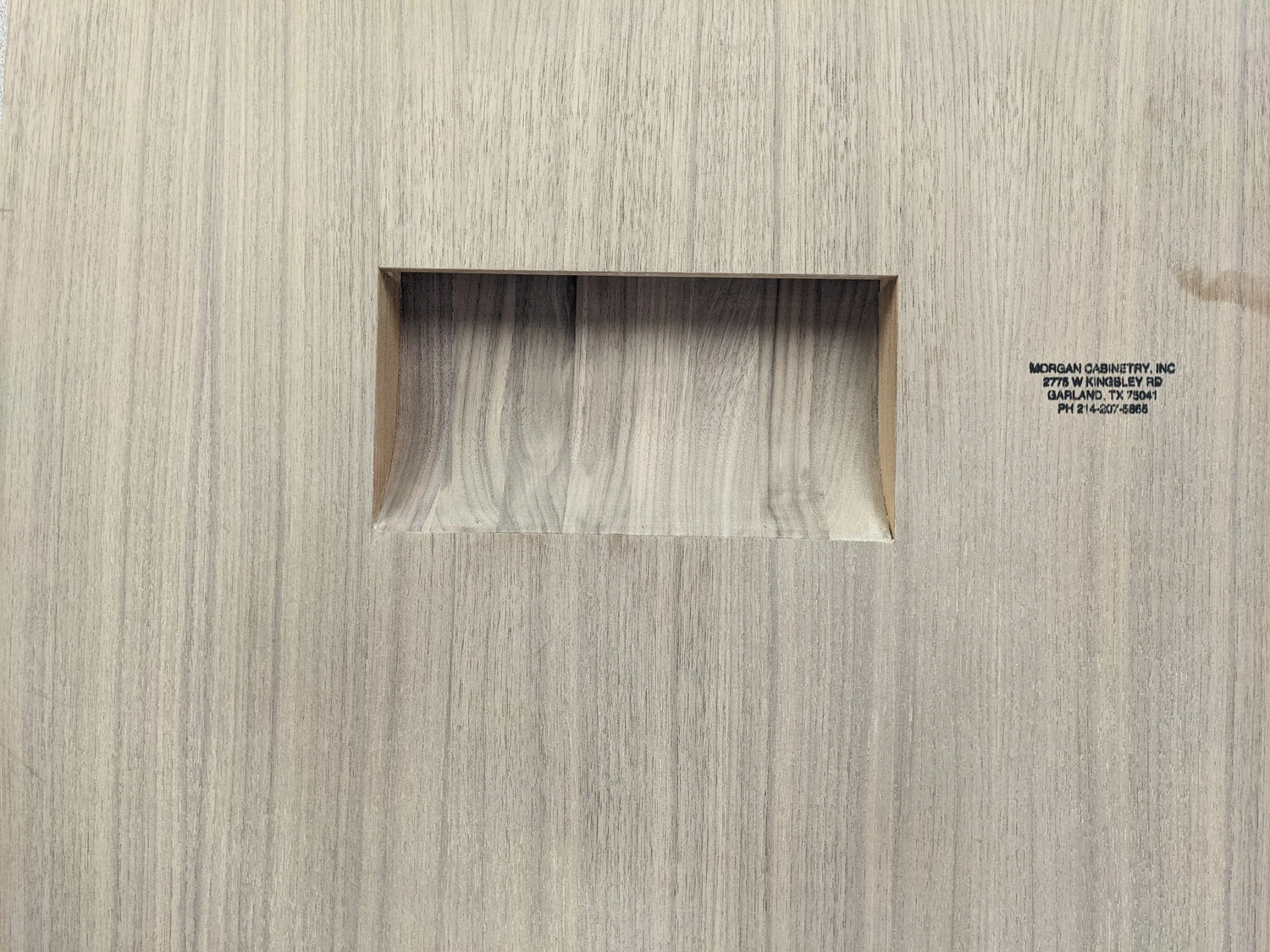 Physical prototype used to study the curved luminous opening