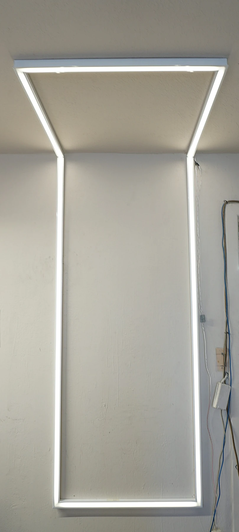 Illuminated full-scale manufacturer mockup